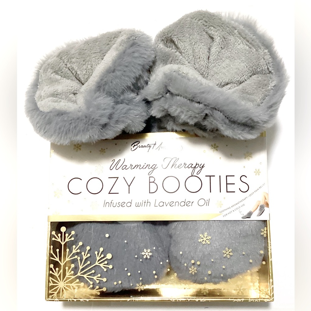 NWT Beauty Muse Pro, Warming Therapy Cozy Booties, Infused With Lavender Oil